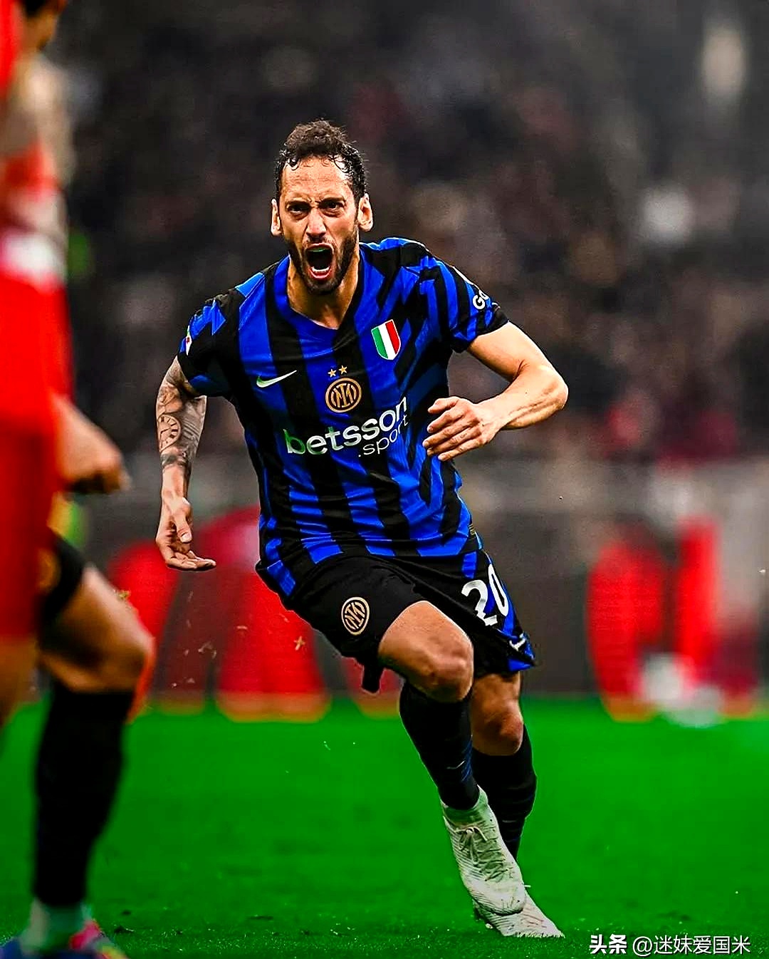 关于关键时刻意甲焦点战，AC米兰防线松动，更衣室稳定，年轻球员得到机会的信息