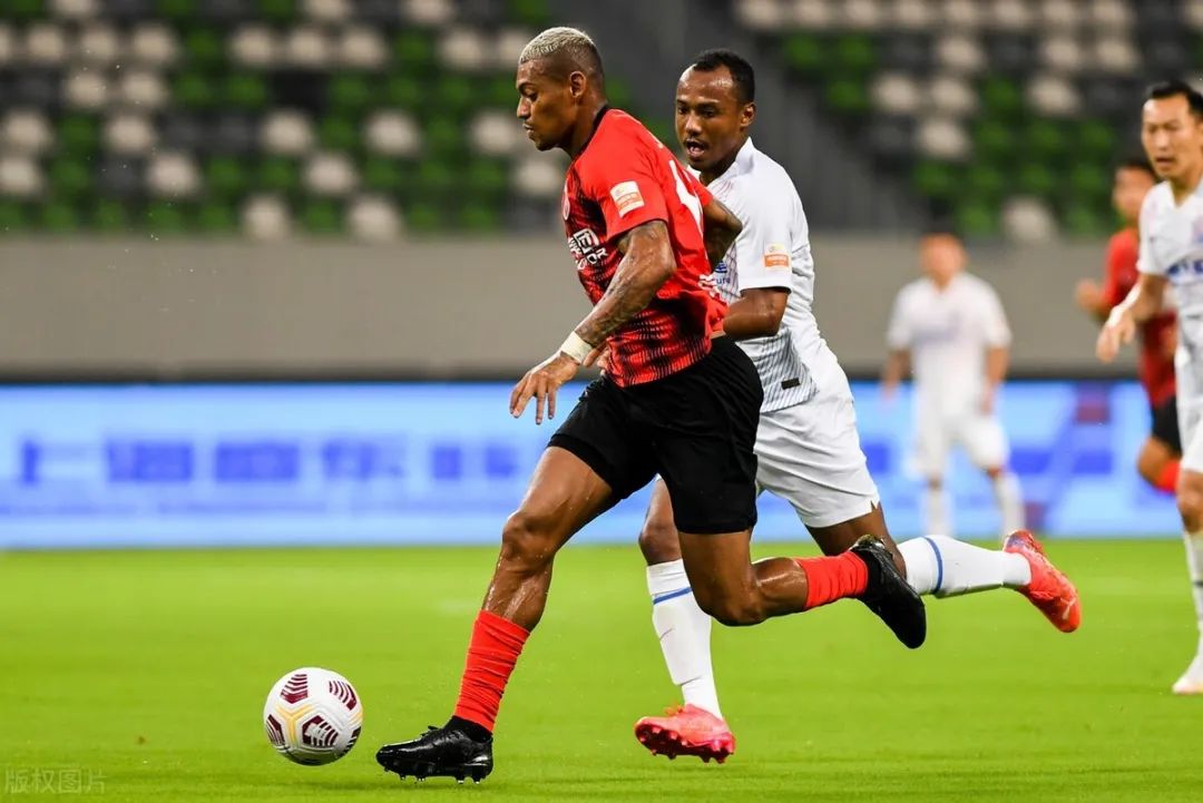 九游旧版本下载链接社区盾赛程吃紧，山东泰山今晨复出首秀，更衣室稳定，赛季目标并未改变的简单介绍