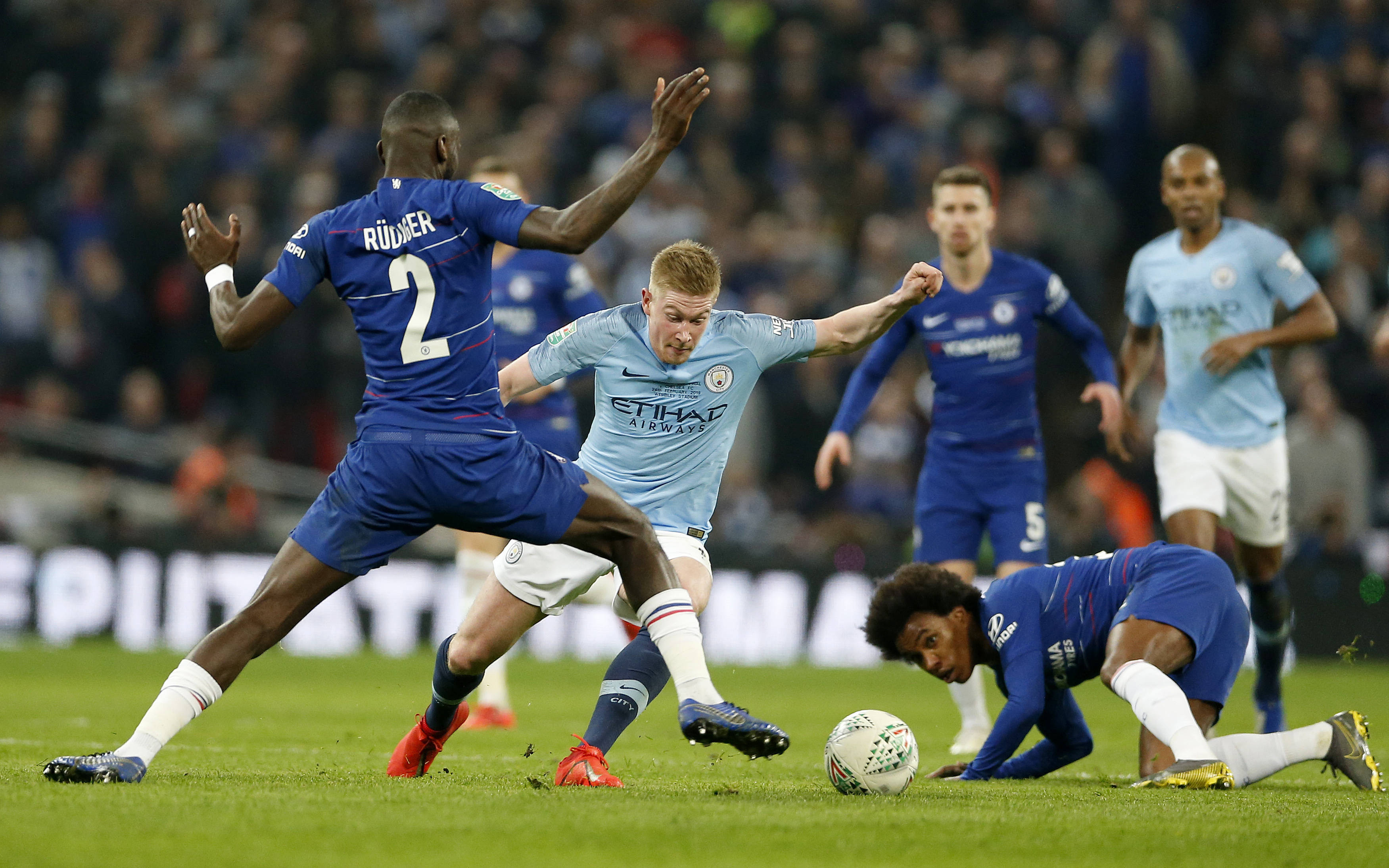 九游体育西汉姆迎欧冠关键赛；赛前篮板制胜；震撼外界；阵容厚度经受考验的简单介绍