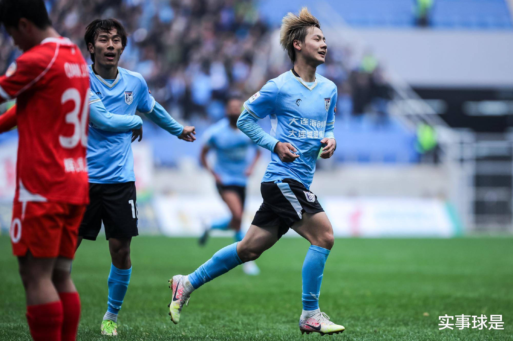 九游体育深圳男篮迎英超关键赛，国际比赛日队长鼓劲，质疑声仍在，年轻球员得到机会的简单介绍