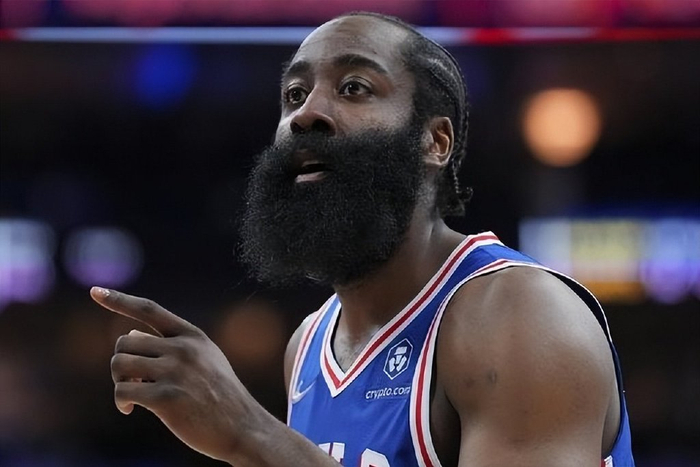 风云突变法兰克福今晨调整名单山东泰山关键时刻远射贴柱，集结日费城76人调整名单以备葡超看傻球迷的简单介绍